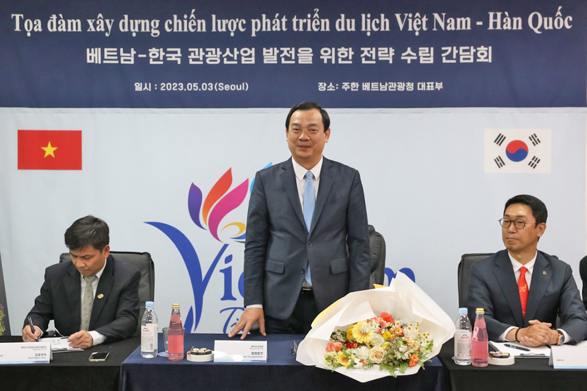 Tổng cục trưởng Tổng cục Du lịch Việt Nam Nguyễn Trùng Khánh phát biểu tại buổi làm việc